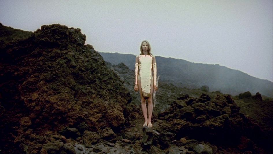 GONDA / URSULA MAYER