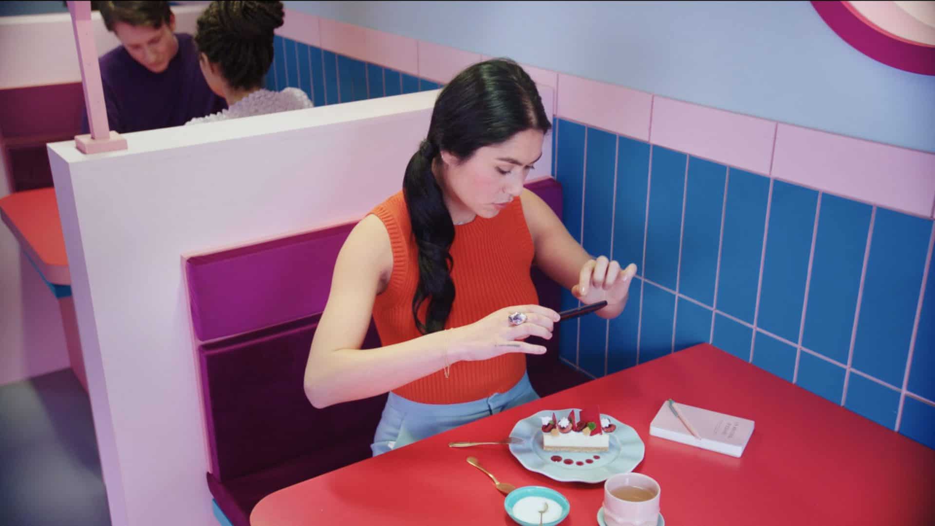 TELE2 / FUNSTAGRAMABLES – RESTAURANT / STEVIE AND ESSY MAY / BLINK INK